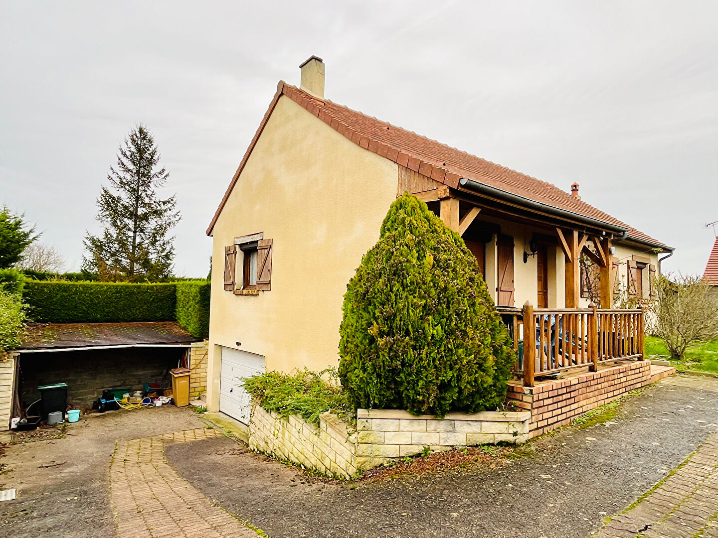 MAISON INDIVIDUELLE DE PLAIN-PIED SUR SOUS-SOL COMPLET